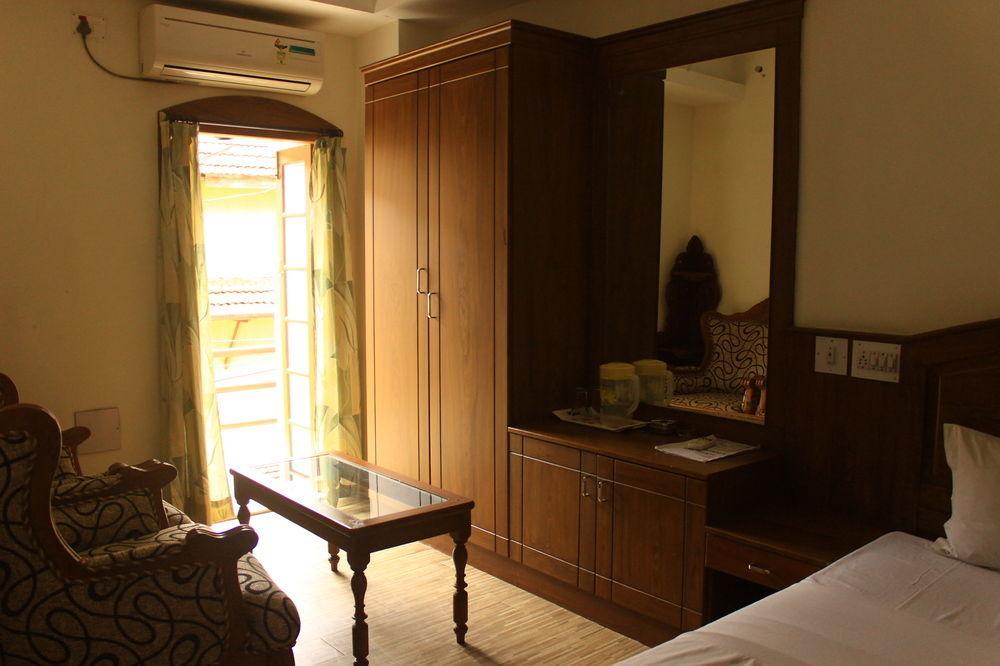 Hotel Park Avenue Kochi Εξωτερικό φωτογραφία